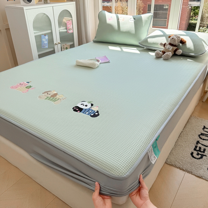 91家纺网 家纺一手货源 找家纺 （总）凯罗 2026新款华夫格凉泡泡绣花凉席席子-床笠款