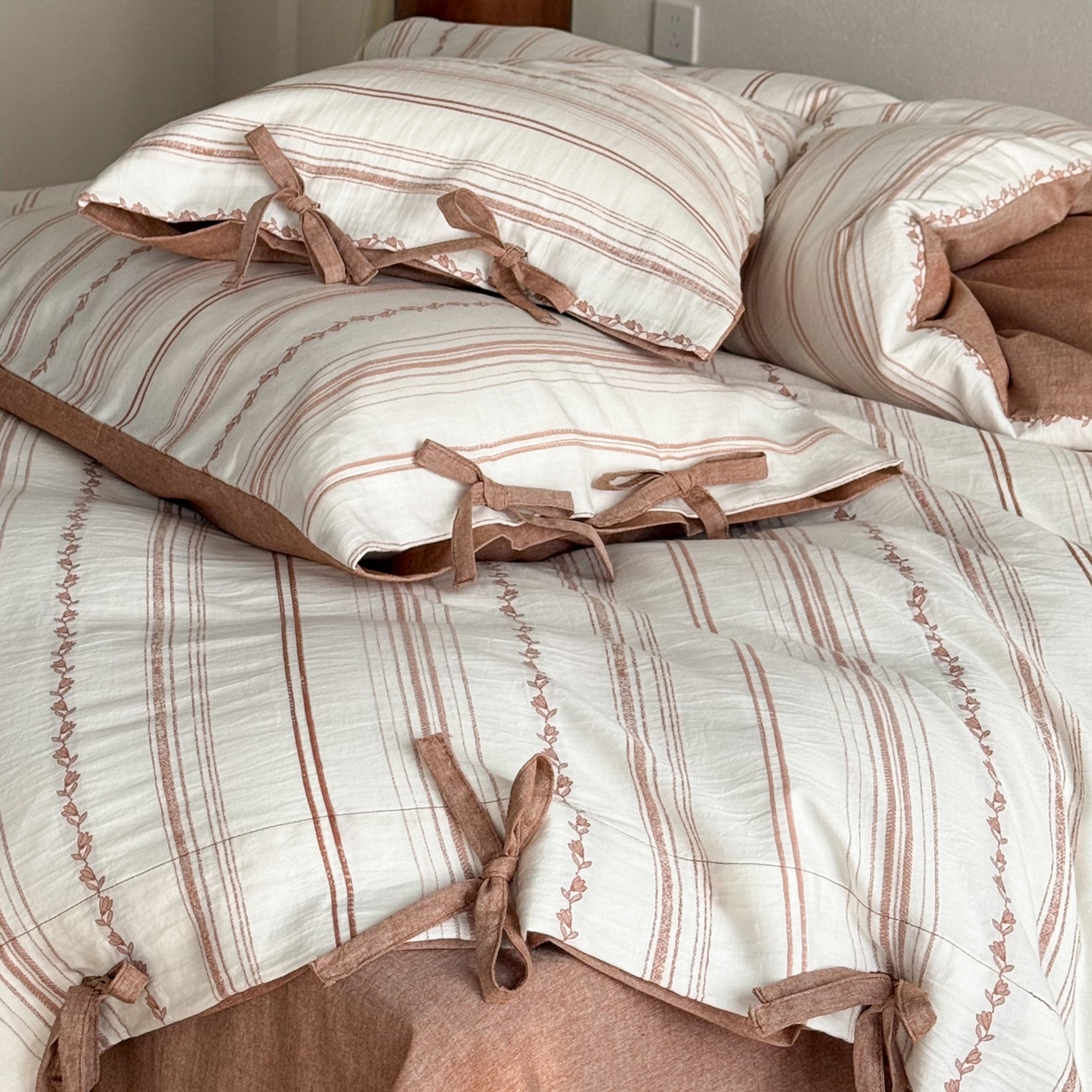 91家纺网 家纺一手货源 找家纺 （总）华超针织 2026新款全棉剪花绑带款四件套-阿尔玛