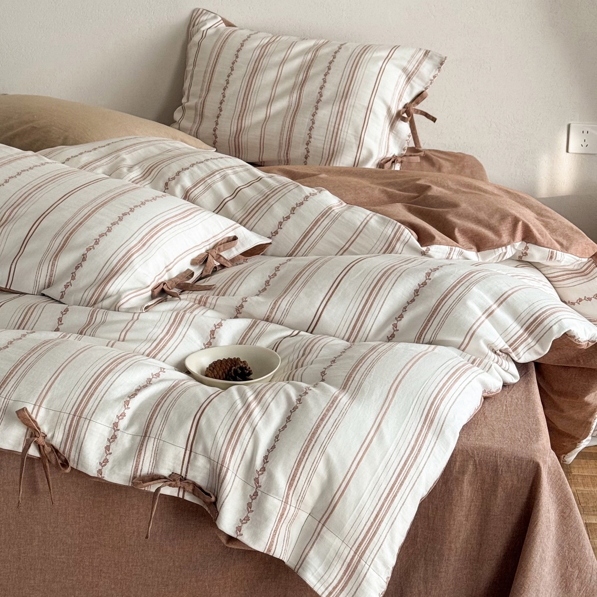 91家纺网 家纺一手货源 找家纺 （总）华超针织 2026新款全棉剪花绑带款四件套-阿尔玛