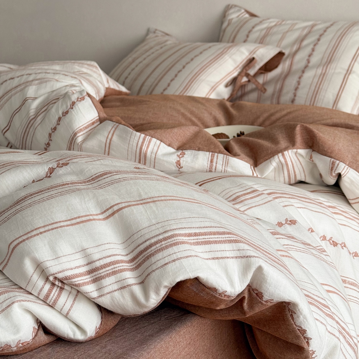 91家纺网 家纺一手货源 找家纺 （总）华超针织 2026新款全棉剪花绑带款四件套-阿尔玛