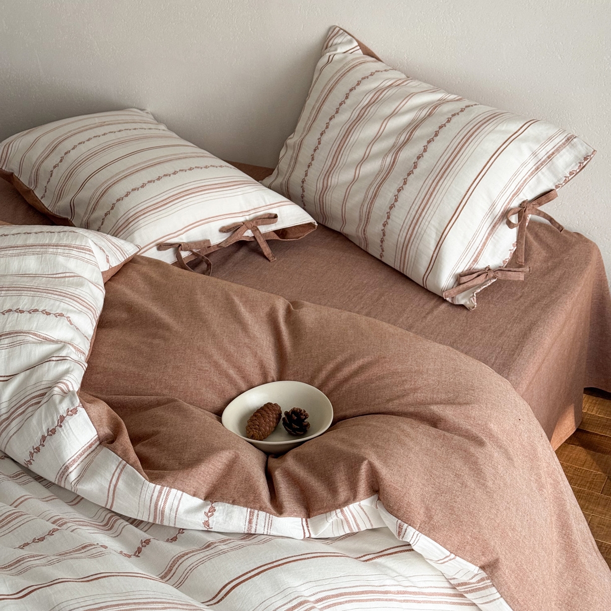 91家纺网 家纺一手货源 找家纺 （总）华超针织 2026新款全棉剪花绑带款四件套-阿尔玛