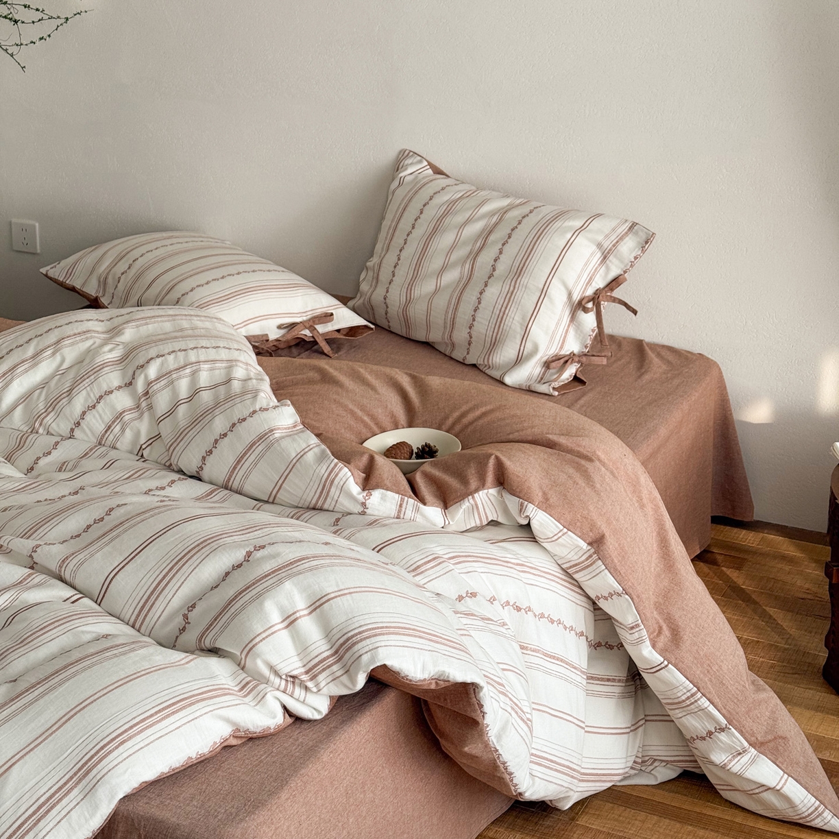 91家纺网 家纺一手货源 找家纺 （总）华超针织 2026新款全棉剪花绑带款四件套-阿尔玛