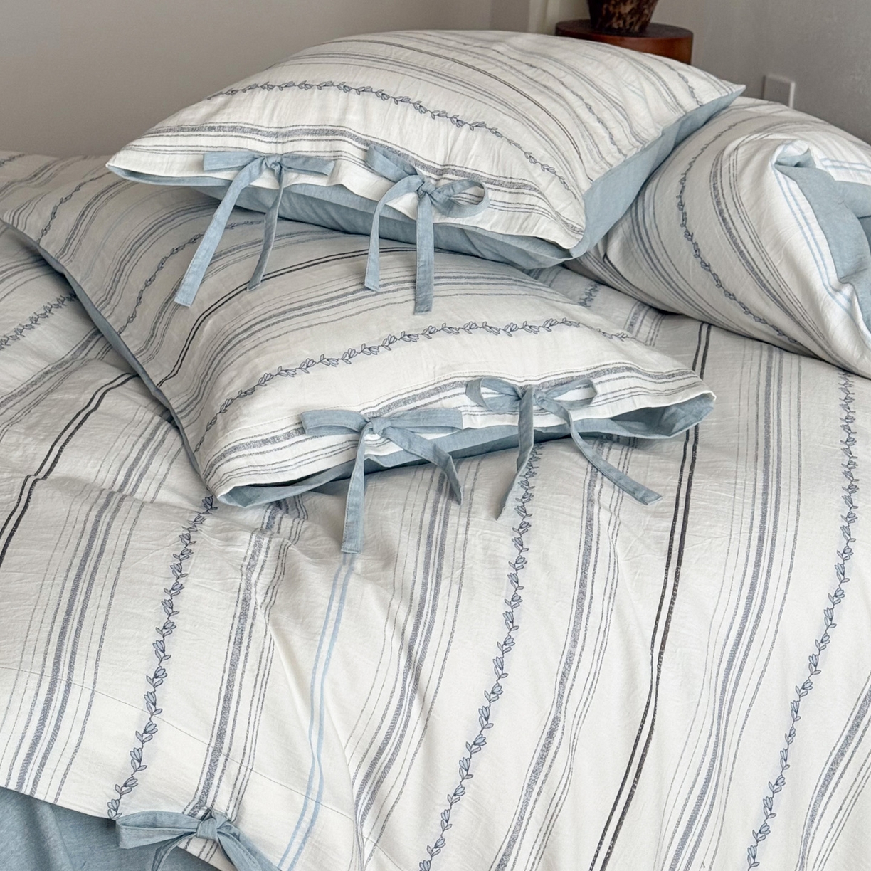 91家纺网 家纺一手货源 找家纺 华超针织 2026新款全棉剪花绑带款四件套-阿尔玛 阿尔玛 蓝