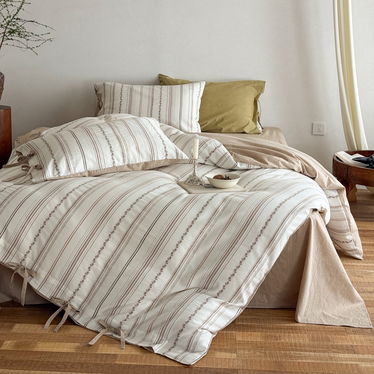 91家纺网 家纺一手货源 找家纺 华超针织 2026新款全棉剪花绑带款四件套-阿尔玛 阿尔玛 卡其