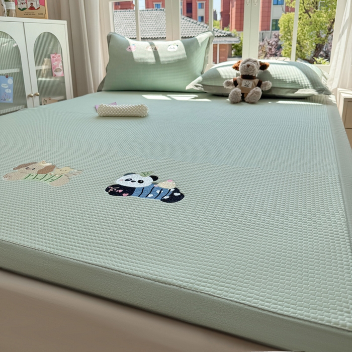 91家纺网 家纺一手货源 找家纺 （总）凯罗 2026新款华夫格凉泡泡绣花凉席席子-床席款