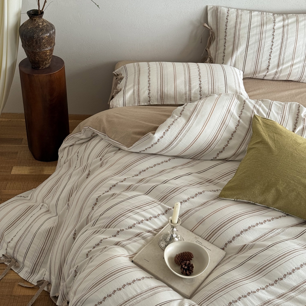 91家纺网 家纺一手货源 找家纺 华超针织 2026新款全棉剪花绑带款四件套-阿尔玛 阿尔玛 卡其