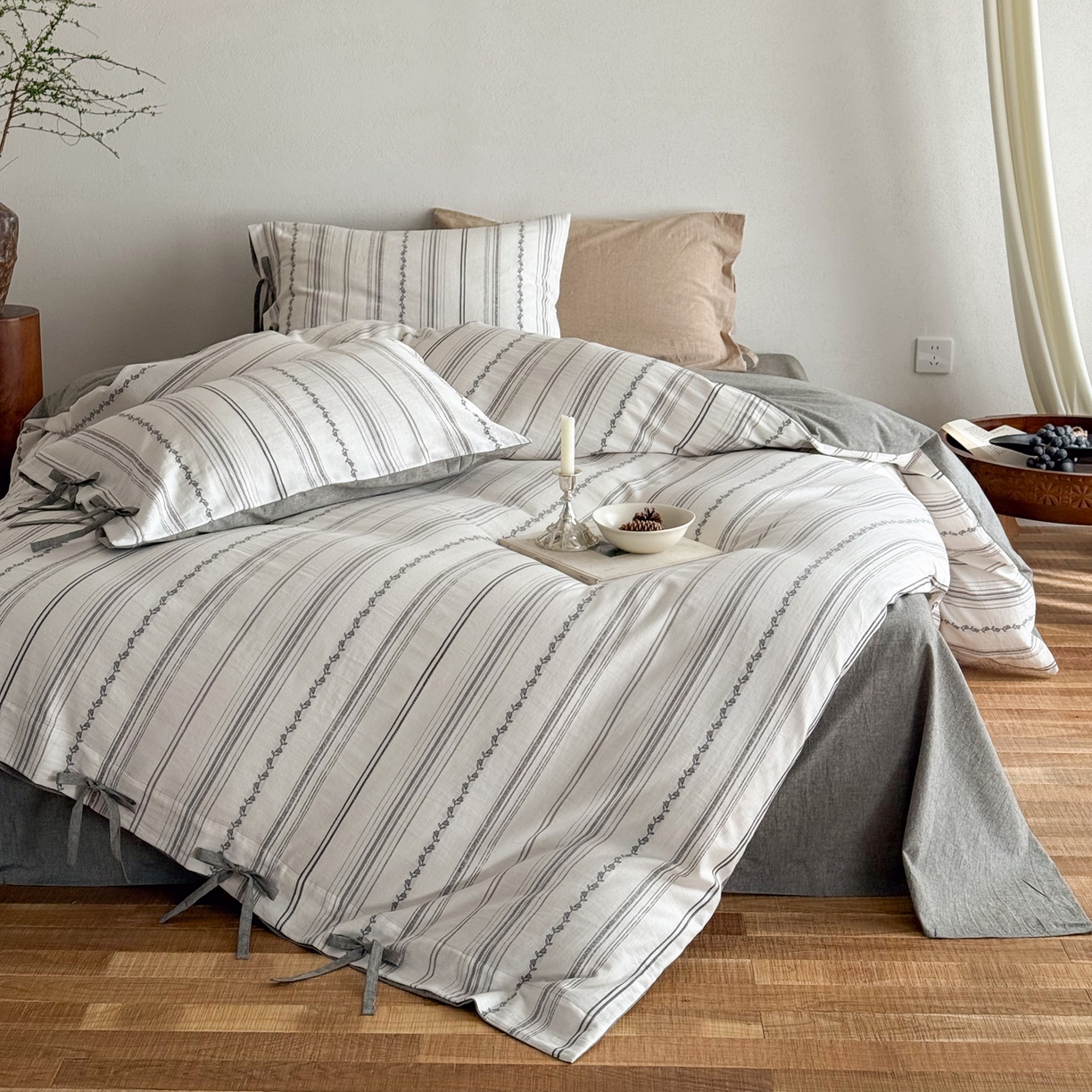 91家纺网 家纺一手货源 找家纺 华超针织 2026新款全棉剪花绑带款四件套-阿尔玛 阿尔玛 灰