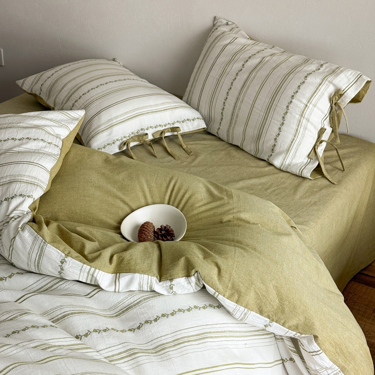 91家纺网 家纺一手货源 找家纺 华超针织 2026新款全棉剪花绑带款四件套-阿尔玛 阿尔玛 绿