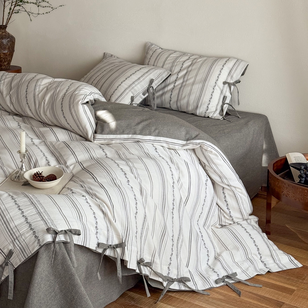 91家纺网 家纺一手货源 找家纺 华超针织 2026新款全棉剪花绑带款四件套-阿尔玛 阿尔玛 灰