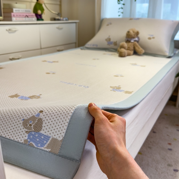 91家纺网 家纺一手货源 找家纺 凯罗 2026新款A类凉豆豆学生宿舍用床席可水洗凉席席子床席款 小萌狗-床席款