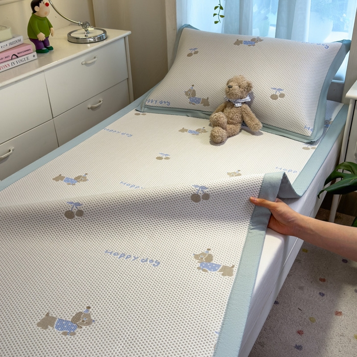 91家纺网 家纺一手货源 找家纺 凯罗 2026新款A类凉豆豆学生宿舍用床席可水洗凉席席子床席款 小萌狗-床席款