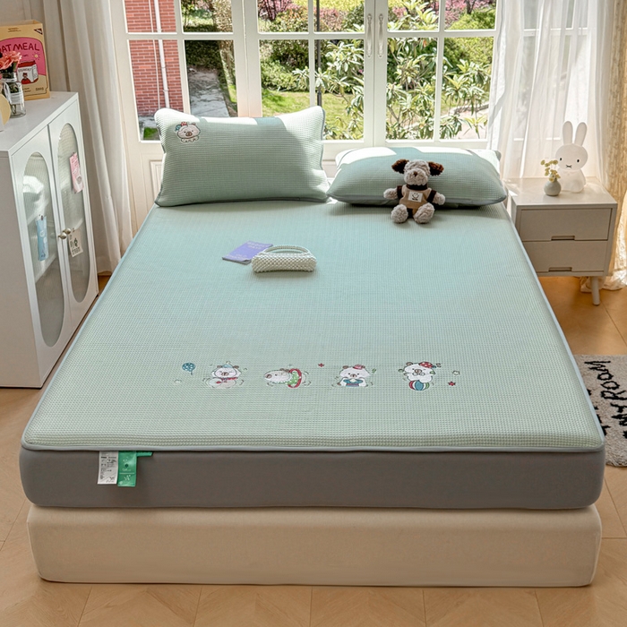 91家纺网 家纺一手货源 找家纺 凯罗 2026新款华夫格凉泡泡绣花凉席席子-床笠款 卡皮巴拉