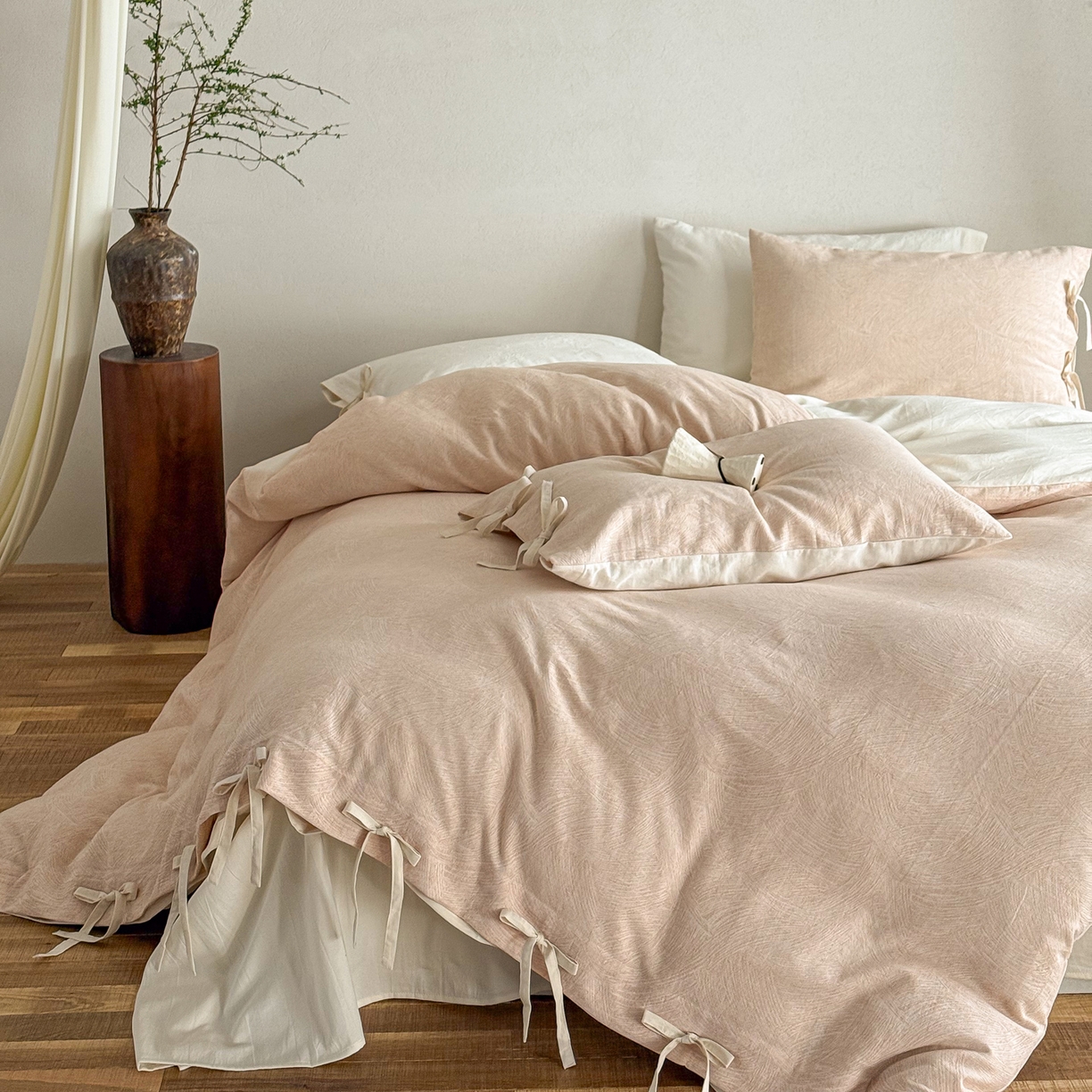 91家纺网 家纺一手货源 找家纺 华超针织 2026新款全棉三层纱提花四件套 伯尔纳-黄