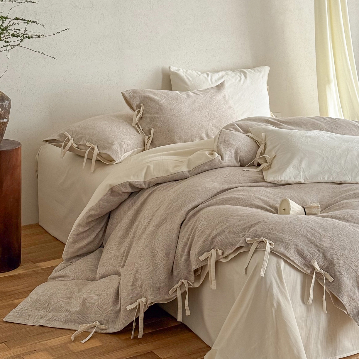 91家纺网 家纺一手货源 找家纺 华超针织 2026新款全棉三层纱提花四件套 伯尔纳-卡其