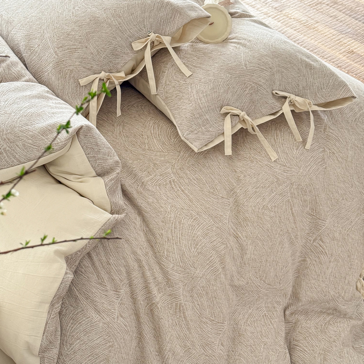 91家纺网 家纺一手货源 找家纺 华超针织 2026新款全棉三层纱提花四件套 伯尔纳-卡其