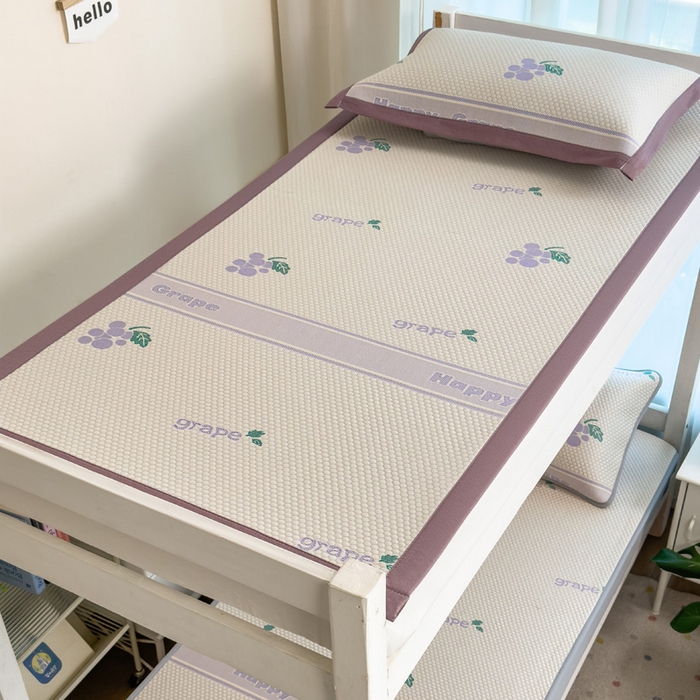 91家纺网 家纺一手货源 找家纺 凯罗 2026新款A类凉豆豆学生宿舍用床席可水洗凉席席子床席款 紫气东来-床席款