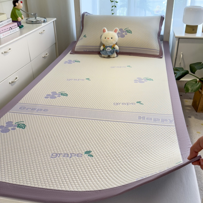 91家纺网 家纺一手货源 找家纺 凯罗 2026新款A类凉豆豆学生宿舍用床席可水洗凉席席子床席款 紫气东来-床席款