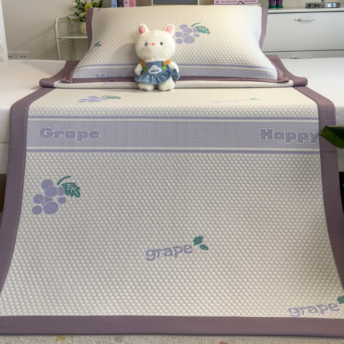 91家纺网 家纺一手货源 找家纺 凯罗 2026新款A类凉豆豆学生宿舍用床席可水洗凉席席子床席款 紫气东来-床席款