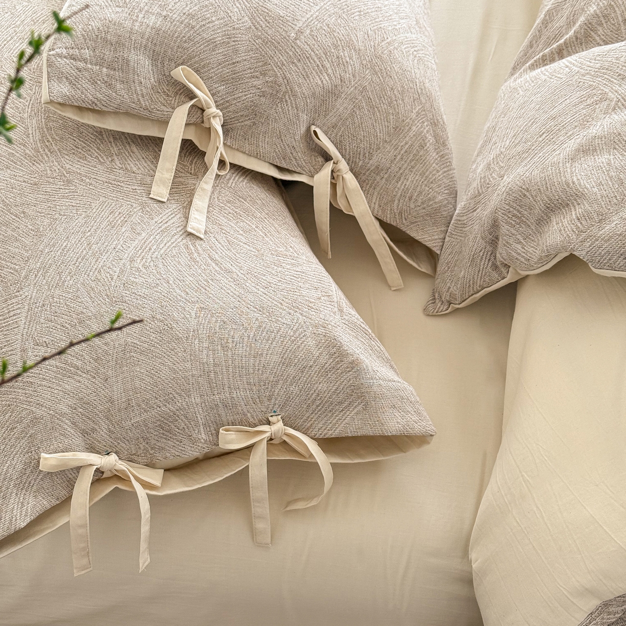 91家纺网 家纺一手货源 找家纺 华超针织 2026新款全棉三层纱提花四件套 伯尔纳-卡其