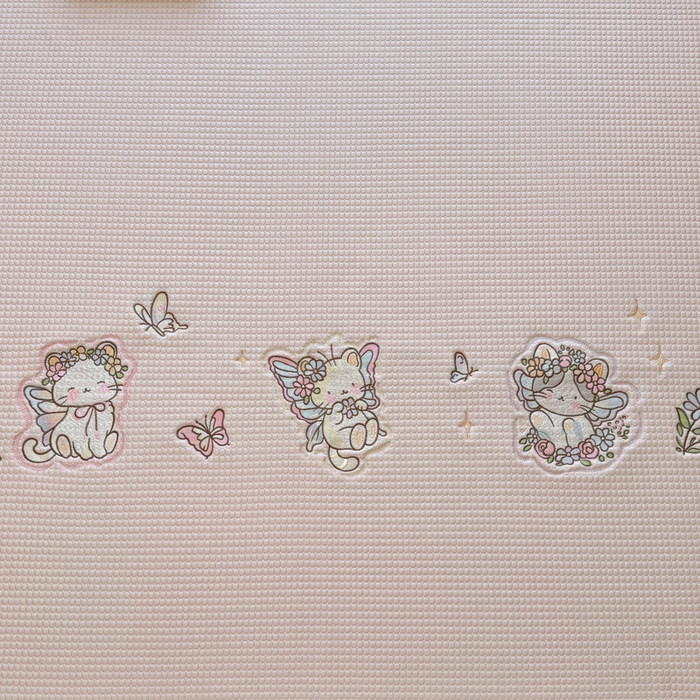 91家纺网 家纺一手货源 找家纺 凯罗 2026新款华夫格凉泡泡绣花凉席席子-床席款 猫仙子