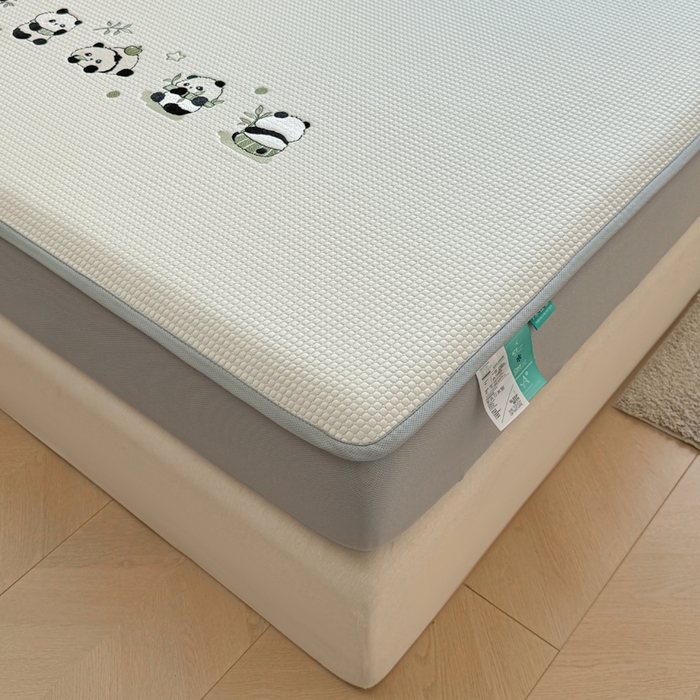 91家纺网 家纺一手货源 找家纺 凯罗 2026新款华夫格凉泡泡绣花凉席席子-床笠款 奶熊兜兜