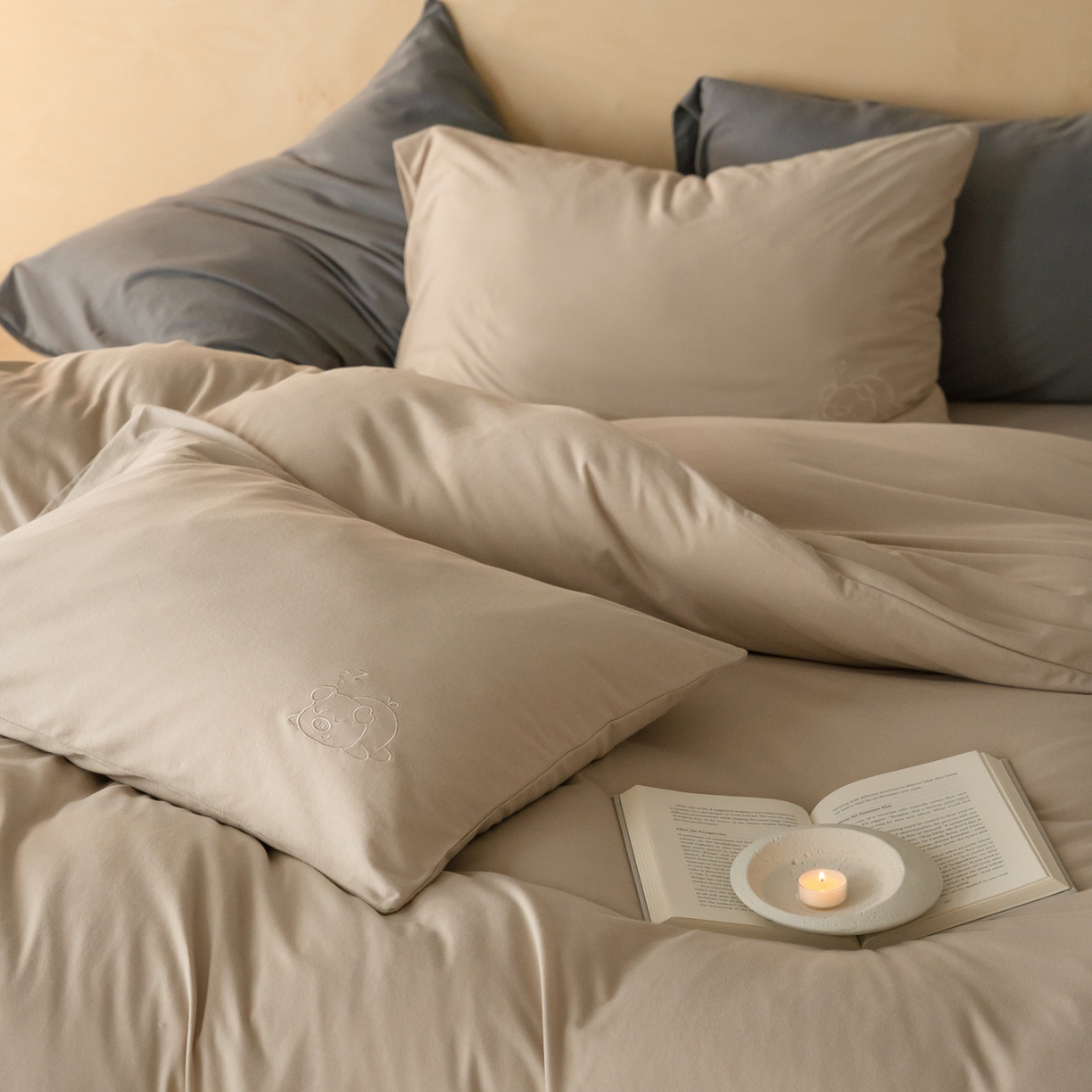 91家纺网 家纺一手货源 找家纺 （总）华超针织 2026新款全棉天竺棉针织刺绣四件套-猪事顺利