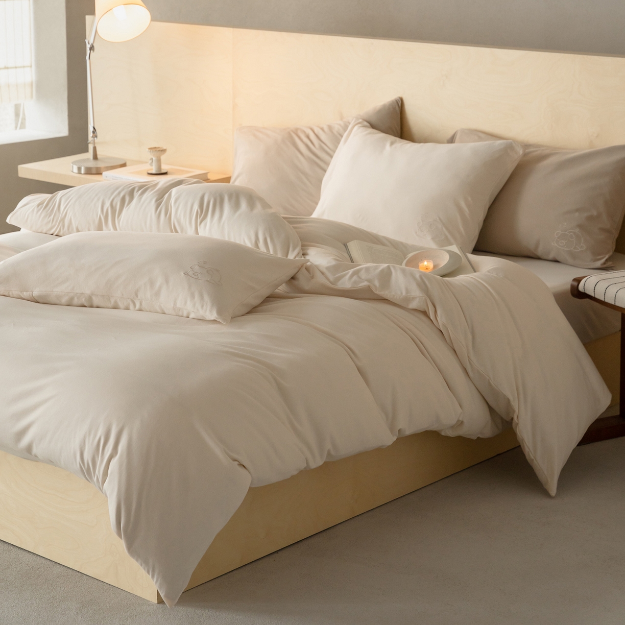 91家纺网 家纺一手货源 找家纺 华超针织 2026新款全棉天竺棉针织刺绣四件套-猪事顺利 猪事顺利-米白