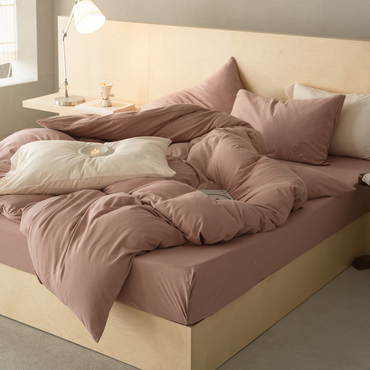 91家纺网 家纺一手货源 找家纺 华超针织 2026新款全棉天竺棉针织刺绣四件套-猪事顺利 猪事顺利-紫粉