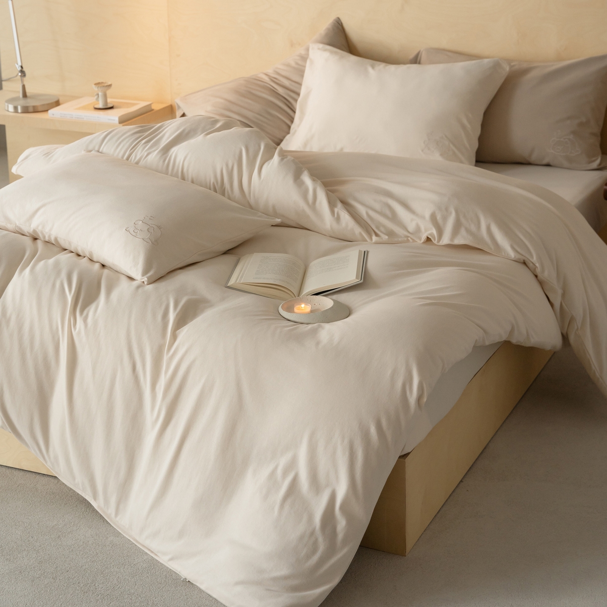 91家纺网 家纺一手货源 找家纺 华超针织 2026新款全棉天竺棉针织刺绣四件套-猪事顺利 猪事顺利-米白