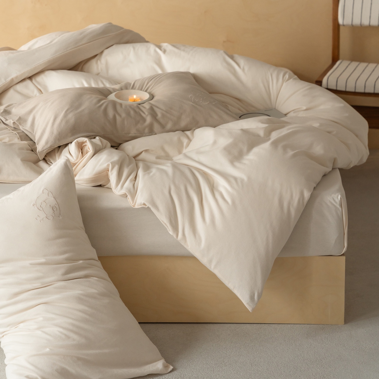 91家纺网 家纺一手货源 找家纺 华超针织 2026新款全棉天竺棉针织刺绣四件套-猪事顺利 猪事顺利-米白