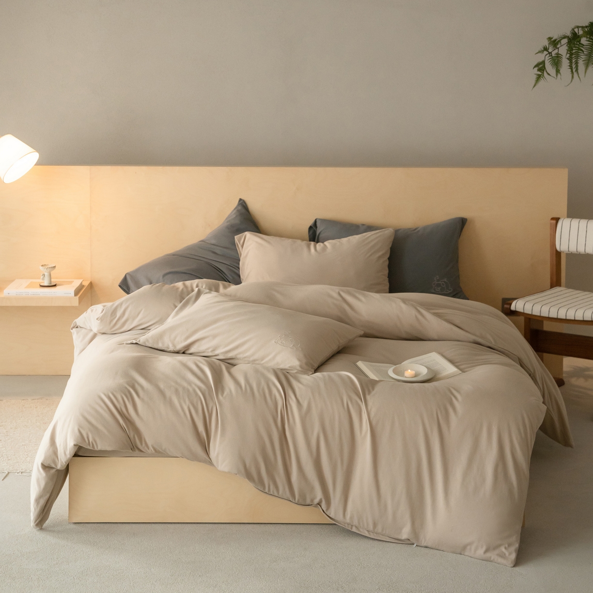 91家纺网 家纺一手货源 找家纺 华超针织 2026新款全棉天竺棉针织刺绣四件套-猪事顺利 猪事顺利-杏色