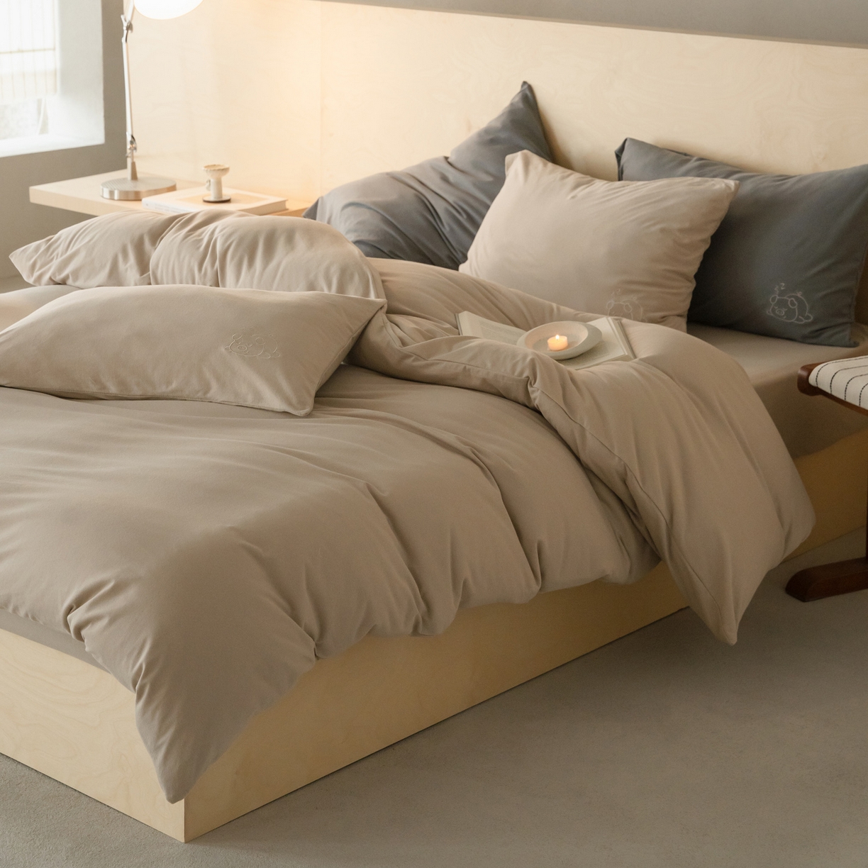 91家纺网 家纺一手货源 找家纺 华超针织 2026新款全棉天竺棉针织刺绣四件套-猪事顺利 猪事顺利-杏色