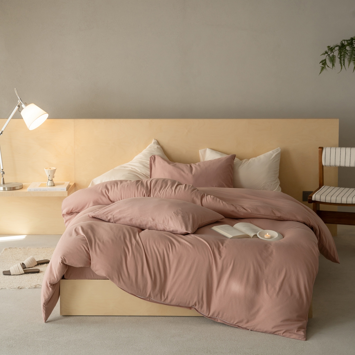 91家纺网 家纺一手货源 找家纺 华超针织 2026新款全棉天竺棉针织刺绣四件套-猪事顺利 猪事顺利-紫粉