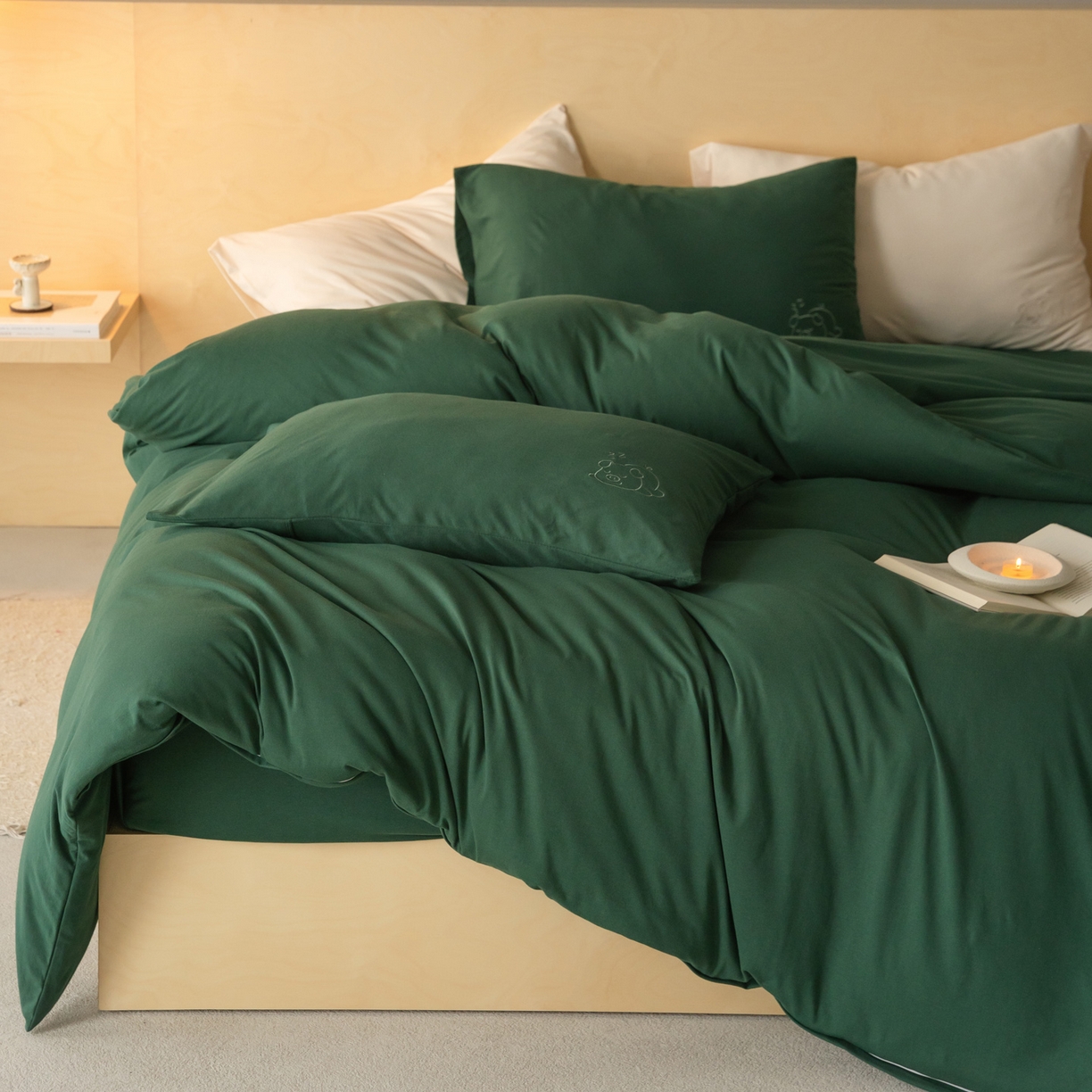 91家纺网 家纺一手货源 找家纺 华超针织 2026新款全棉天竺棉针织刺绣四件套-猪事顺利 猪事顺利-墨绿