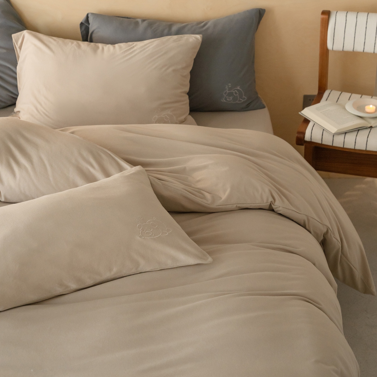 华超针织 2026新款全棉天竺棉针织刺绣四件套-猪事顺利 猪事顺利-杏色