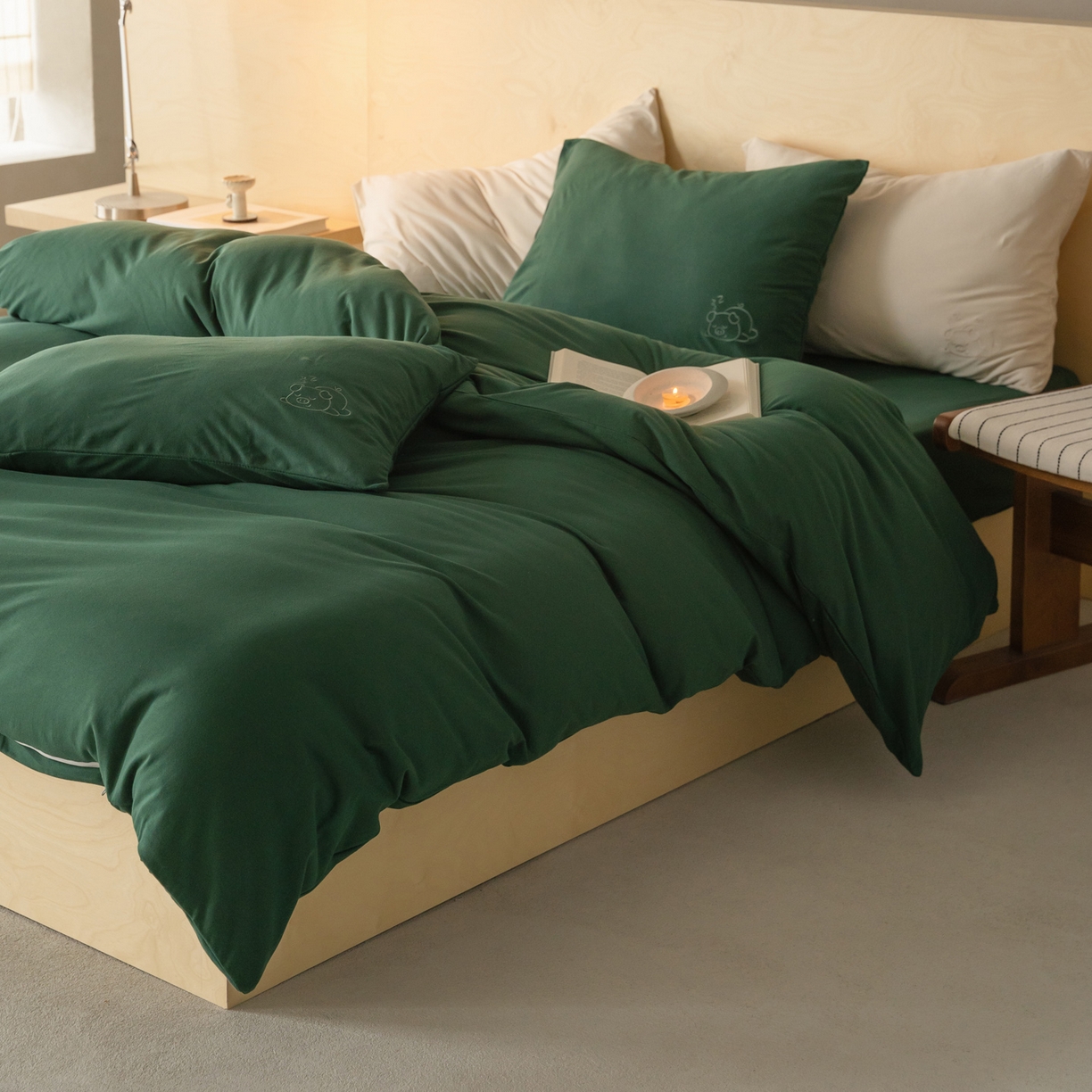 91家纺网 家纺一手货源 找家纺 华超针织 2026新款全棉天竺棉针织刺绣四件套-猪事顺利 猪事顺利-墨绿