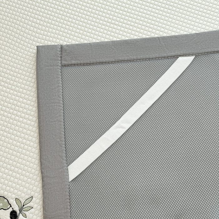 91家纺网 家纺一手货源 找家纺 凯罗 2026新款华夫格凉泡泡绣花凉席席子-床席款 奶熊兜兜