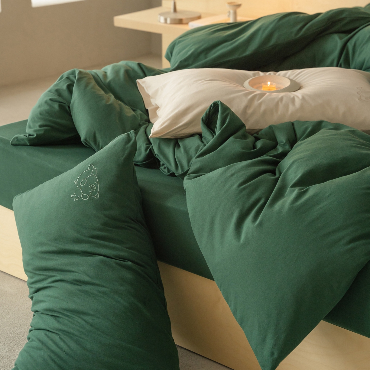 91家纺网 家纺一手货源 找家纺 华超针织 2026新款全棉天竺棉针织刺绣四件套-猪事顺利 猪事顺利-墨绿