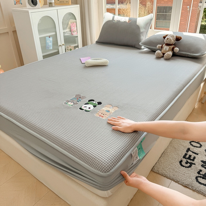 凯罗 2026新款华夫格凉泡泡绣花凉席席子-床笠款 一起发个呆