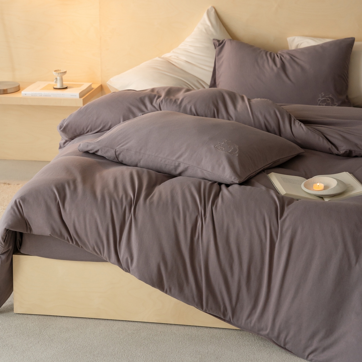 91家纺网 家纺一手货源 找家纺 华超针织 2026新款全棉天竺棉针织刺绣四件套-猪事顺利 猪事顺利-藕色