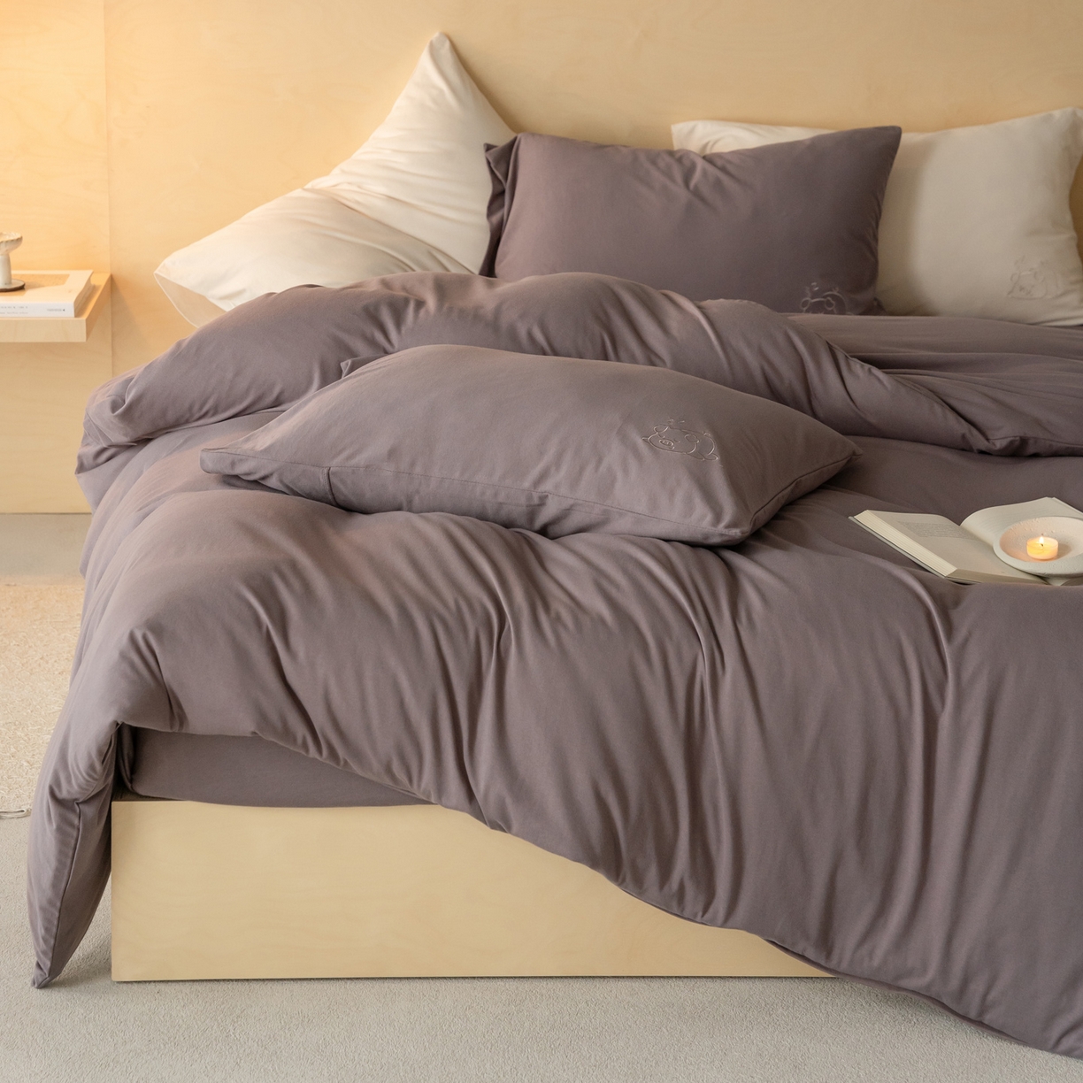 91家纺网 家纺一手货源 找家纺 华超针织 2026新款全棉天竺棉针织刺绣四件套-猪事顺利 猪事顺利-藕色