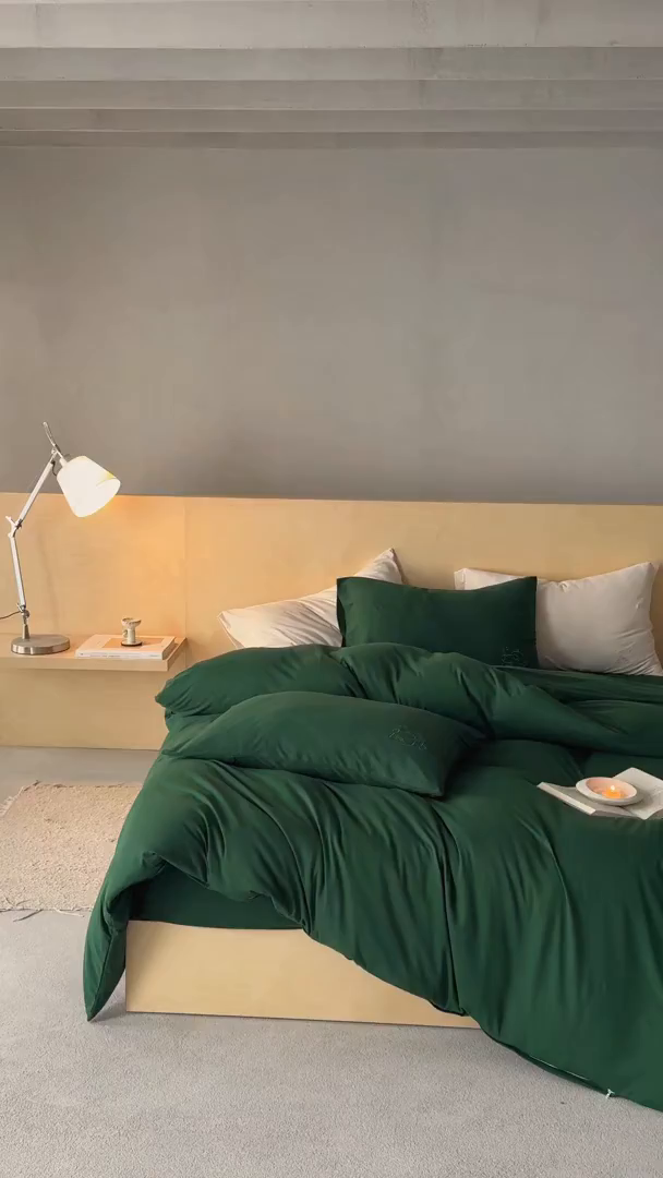 91家纺网 家纺一手货源 找家纺 华超针织 2026新款全棉天竺棉针织刺绣四件套-猪事顺利 猪事顺利-墨绿