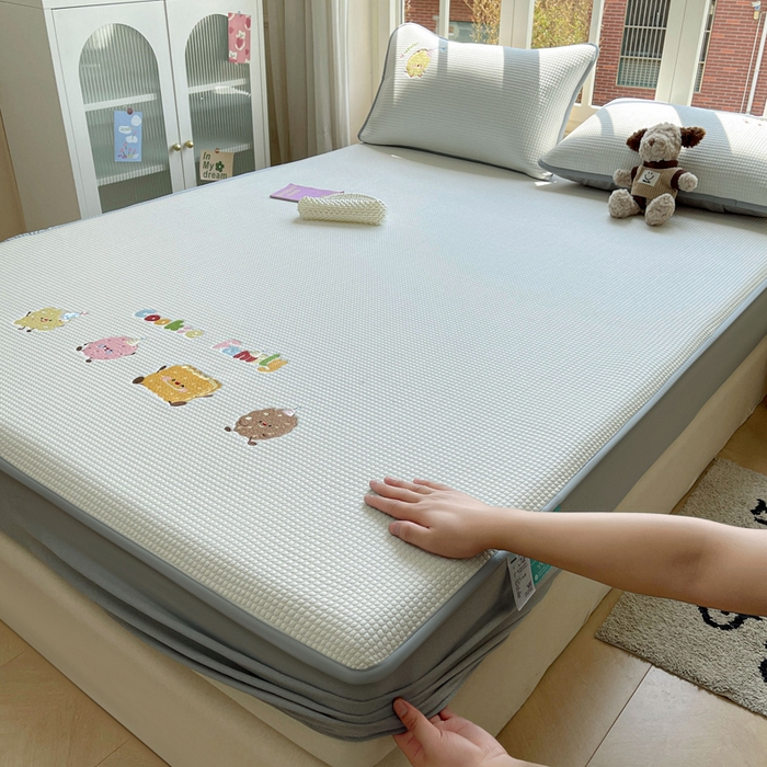 凯罗 2026新款华夫格凉泡泡绣花凉席席子-床笠款 饼干家族