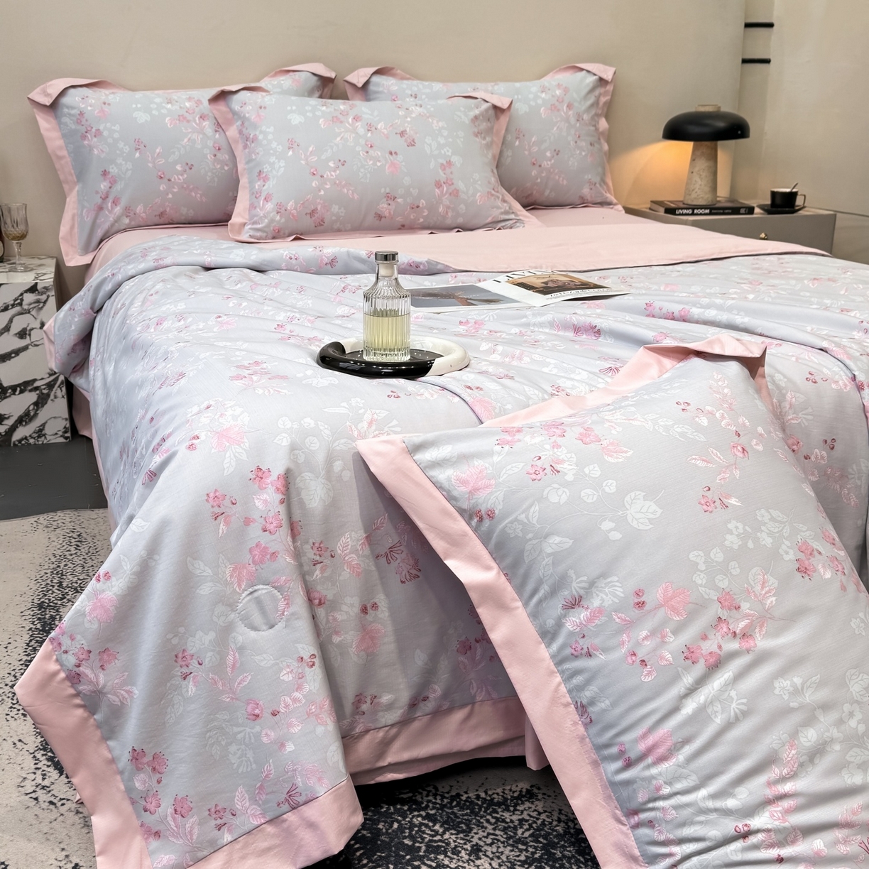 91家纺网 家纺一手货源 找家纺 归属 2026新款凉感天丝棉夏被夏凉被空调被夏被四件套系列 花田错