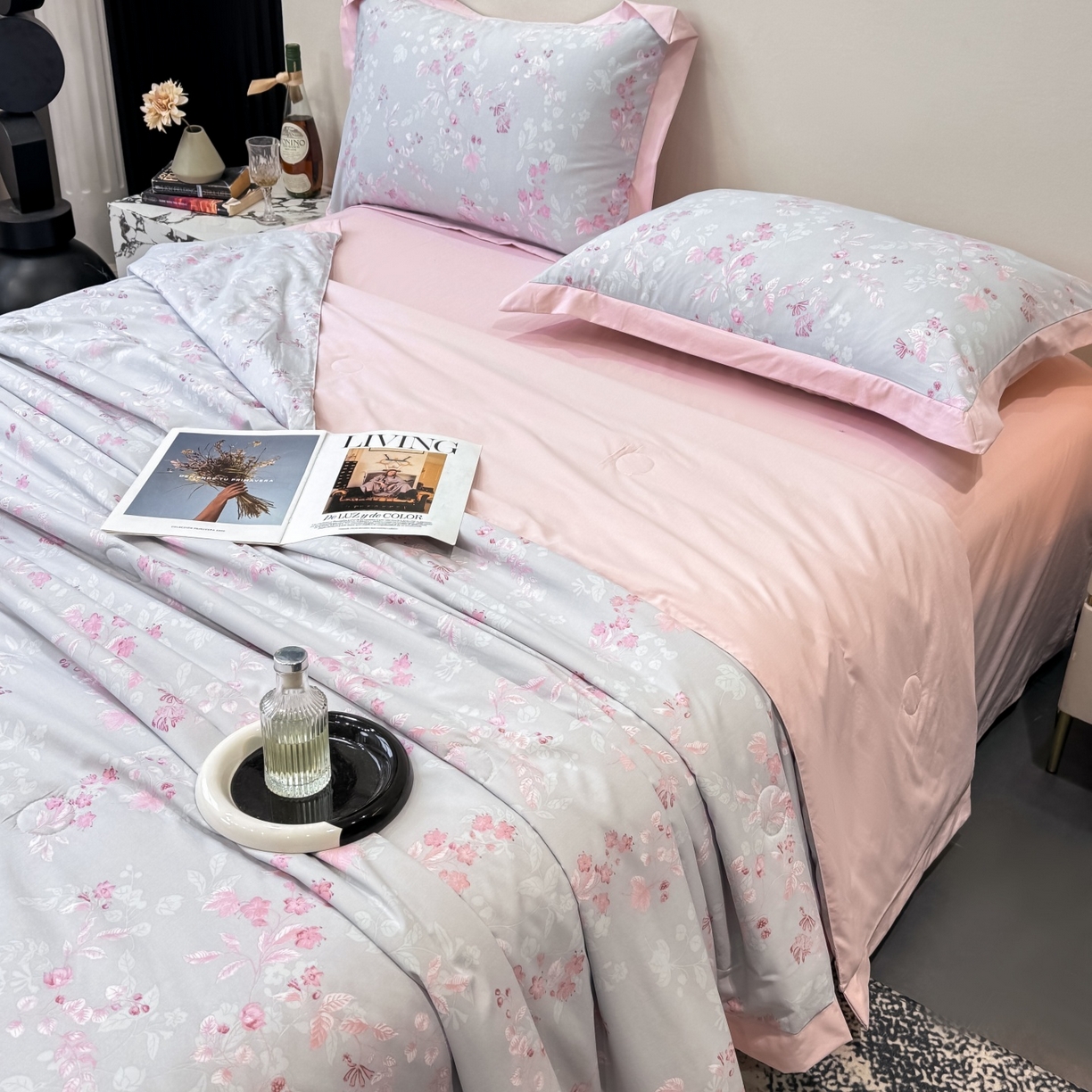 91家纺网 家纺一手货源 找家纺 归属 2026新款凉感天丝棉夏被夏凉被空调被夏被四件套系列 花田错