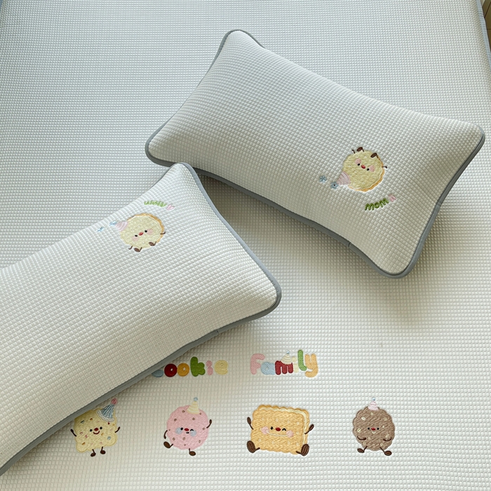 91家纺网 家纺一手货源 找家纺 凯罗 2026新款华夫格凉泡泡绣花凉席席子-床笠款 饼干家族