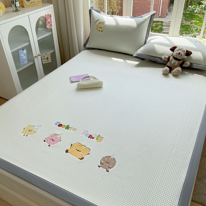 91家纺网 家纺一手货源 找家纺 凯罗 2026新款华夫格凉泡泡绣花凉席席子-床席款 饼干家族