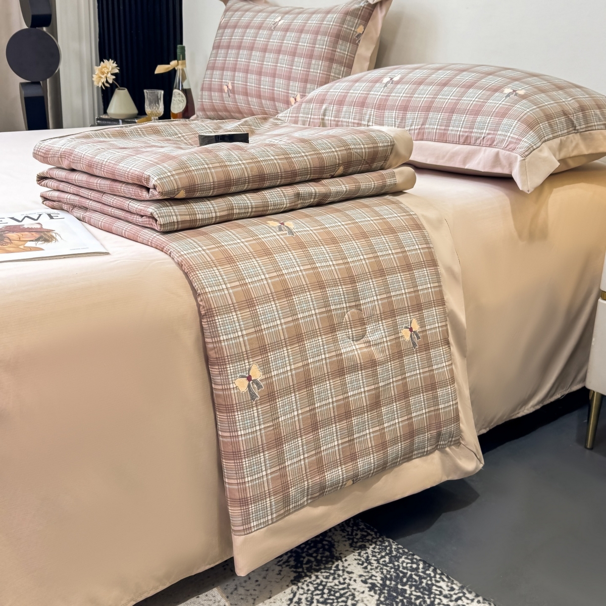 91家纺网 家纺一手货源 找家纺 归属 2026新款凉感天丝棉夏被夏凉被空调被夏被四件套系列 卡利亚