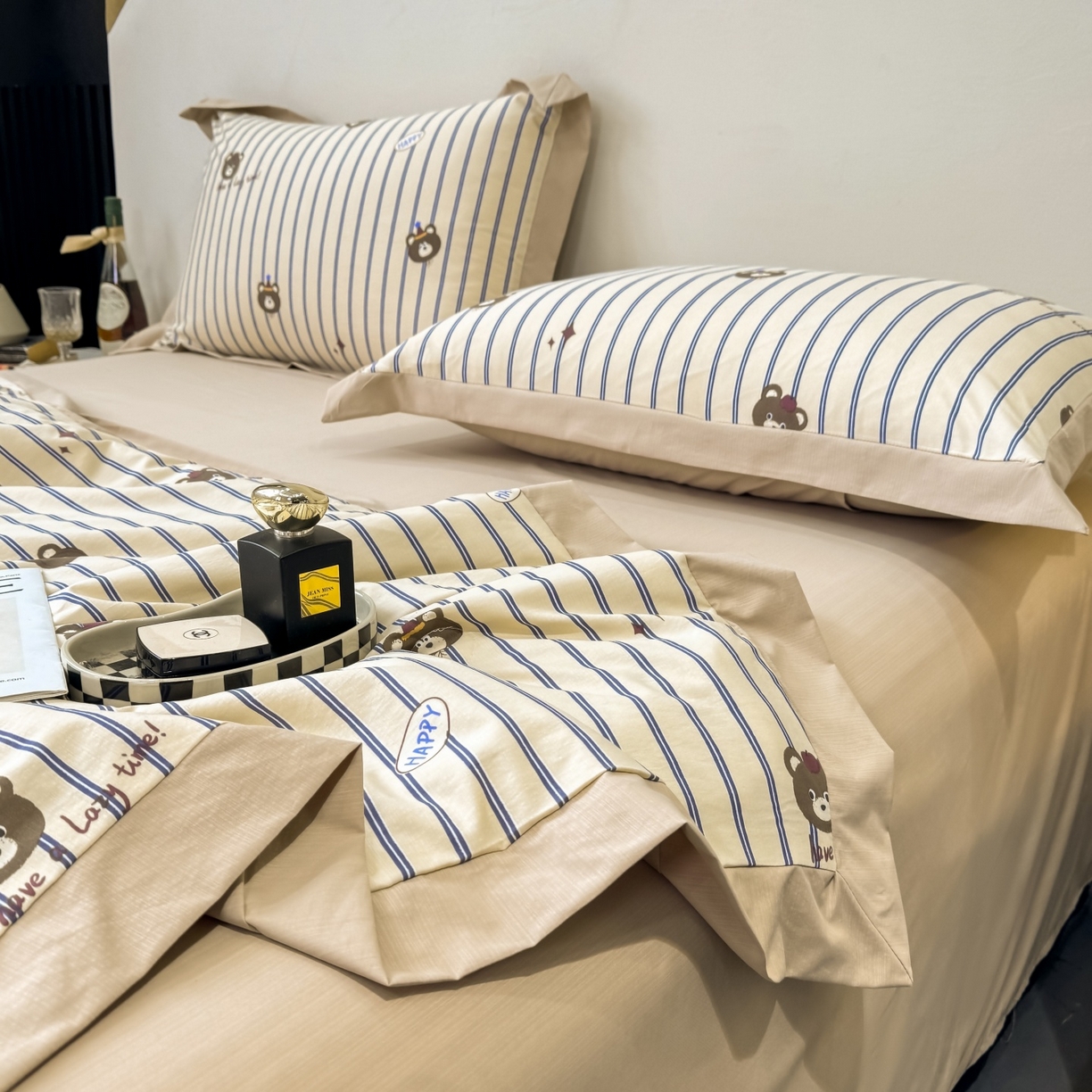 91家纺网 家纺一手货源 找家纺 归属 2026新款凉感天丝棉夏被夏凉被空调被夏被四件套系列 开心熊