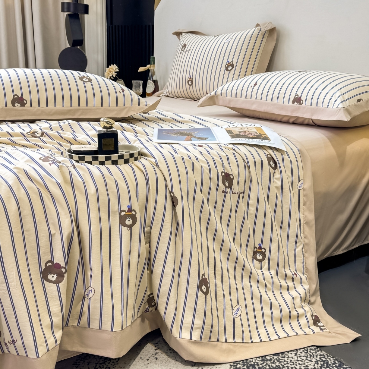 91家纺网 家纺一手货源 找家纺 归属 2026新款凉感天丝棉夏被夏凉被空调被夏被四件套系列 开心熊